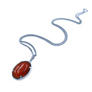 Χειροποίητο ασημένιο μενταγιόν με Καρνεόλη (οβάλ) – Ο λίθος του πάθους