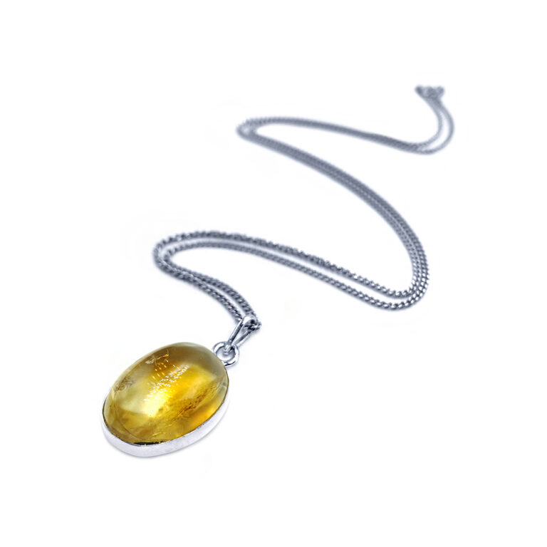 Χειροποίητο ασημένιο μενταγιόν Κιτρίνης (Citrine) οβάλ καπουσόν – Ο λίθος του πλούτου και της ευημερίας