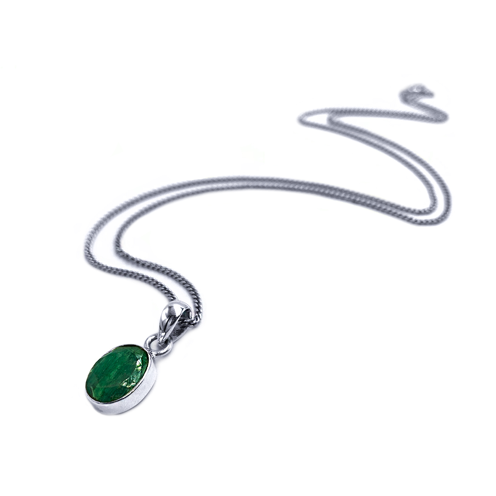 Χειροποίητο ασημένιο μενταγιόν με Σμαράγδι (οβάλ) eGAIA