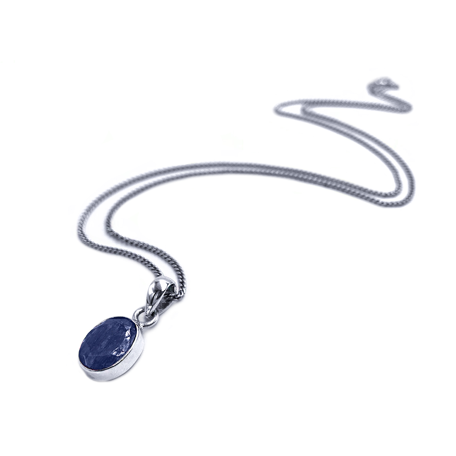 Χειροποίητο ασημένιο μενταγιόν με μπλε Ζαφείρι (οβάλ – ταγέ) eGAIA