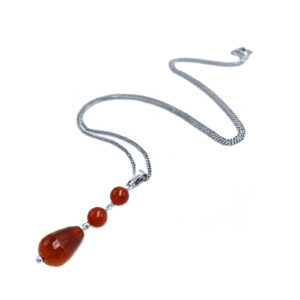 Χειροποίητο Ασημένιο μενταγιόν με Καρνεόλη – Ο λίθος του πάθους